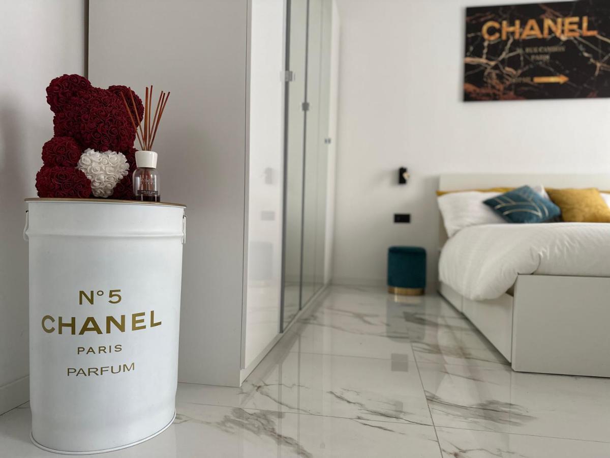 Maison Chanel Milano Esterno foto